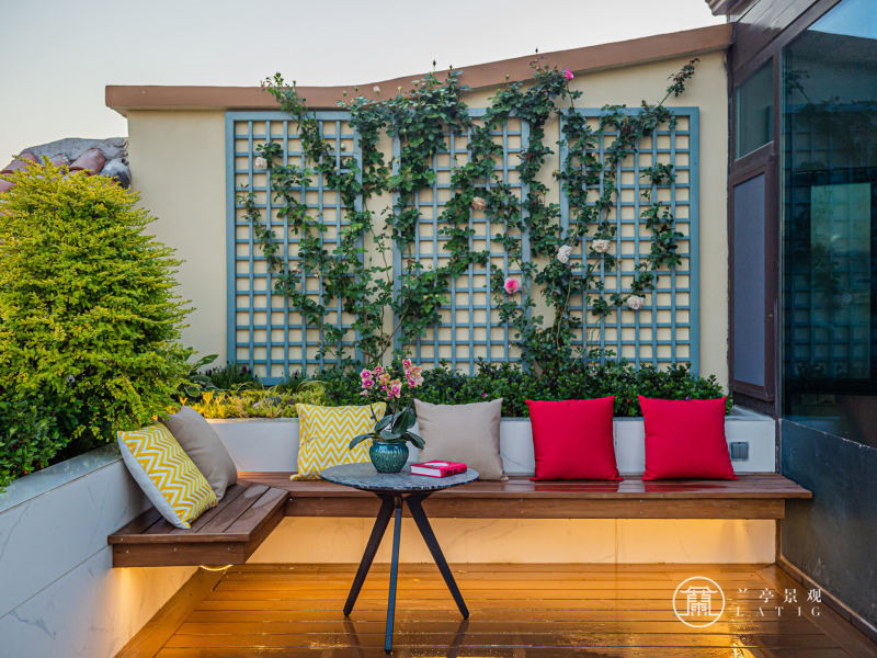 青島屋頂花園設(shè)計(jì)施工-水岸新都屋頂花園設(shè)計(jì)實(shí)景圖、露臺(tái)花園設(shè)計(jì)實(shí)景圖