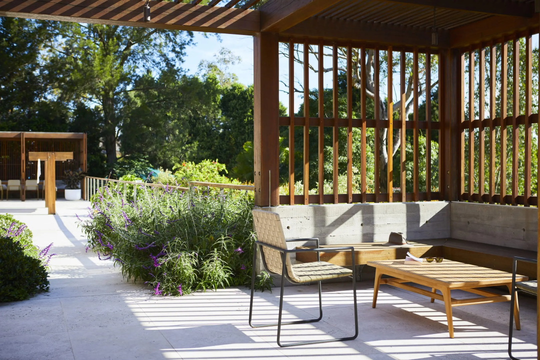 戶外家具，讓花園更美